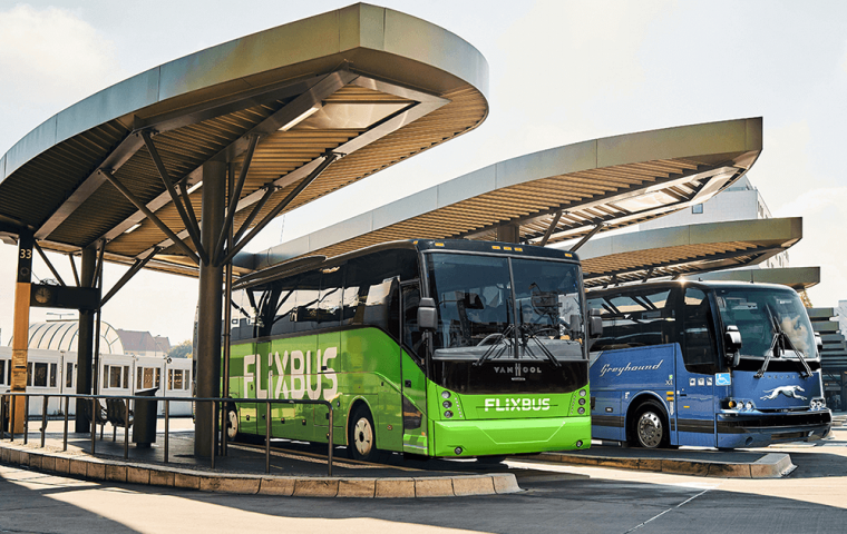 Flixbus-Mutterunternehmen kauft US-Fernbusanbieter Greyhound auf