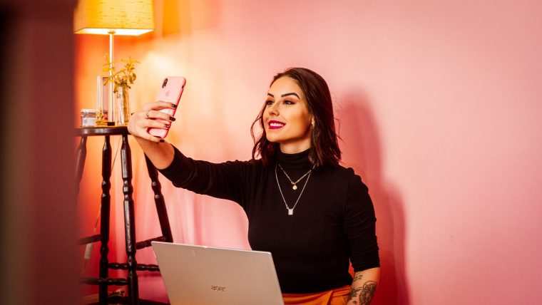 Interview: Müssen Führungskräfte auf Social Media heutzutage sichtbar sein?