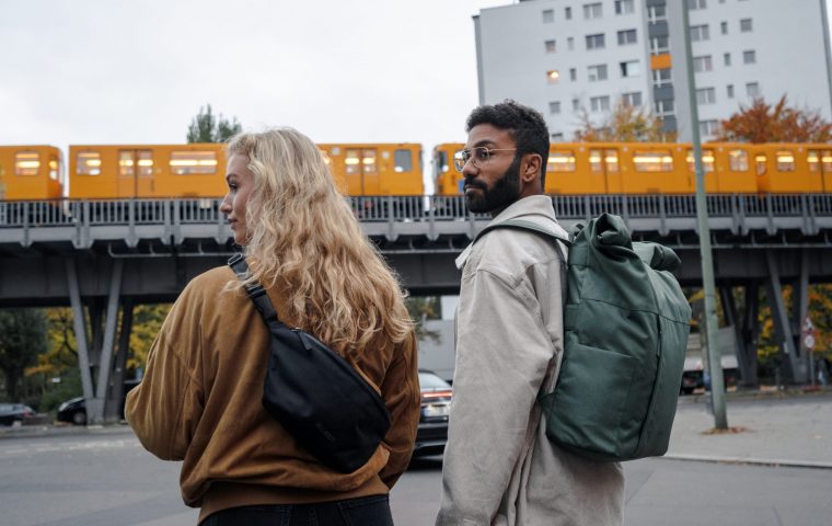 Berliner Startup Fitz & Huxley launcht erste Rucksack-Kollektion aus Ocean Bound Plastic