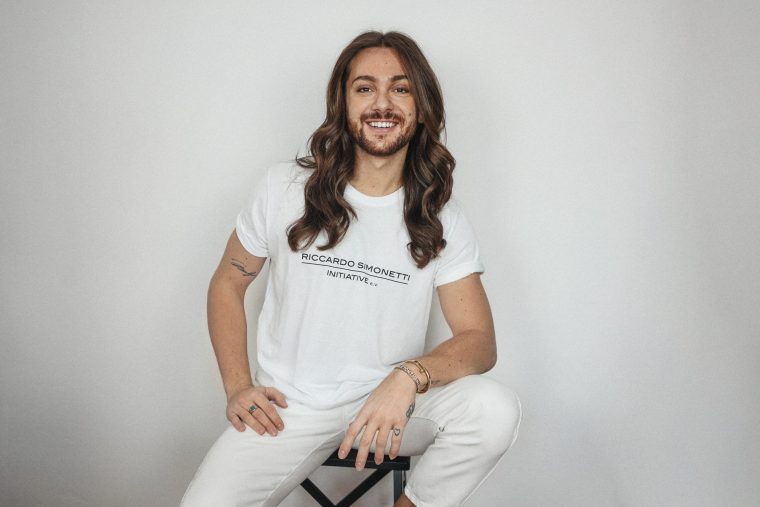 Riccardo Simonetti: „Queere Identität auch am Arbeitsplatz ausleben“
