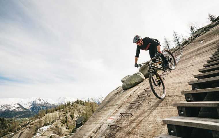 „Wen nur Adrenalin treibt, der ist am Ende“ – Biker Kilian Bron im Interview