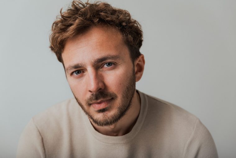 Regisseur David Helmut: „Ich stehe total auf diesen dummen, amerikanischen Humor“
