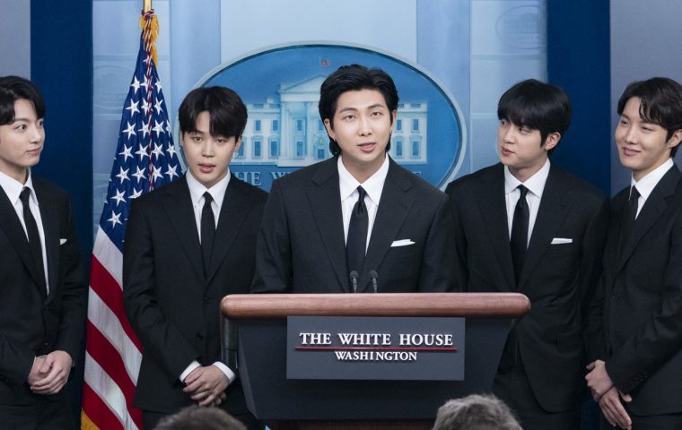 Wir haben mit einem K-Pop-Experten über BTS und Adorno gesprochen
