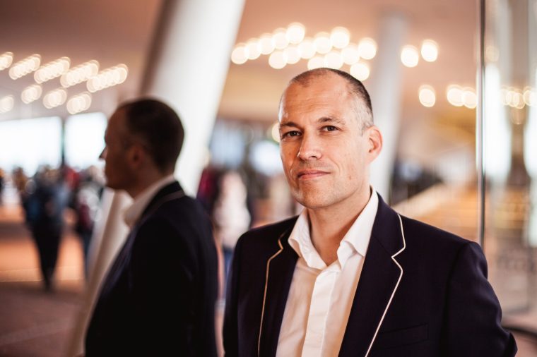 „Wer nicht relevant ist, findet nicht statt“ – Autor Oliver Pott im Interview