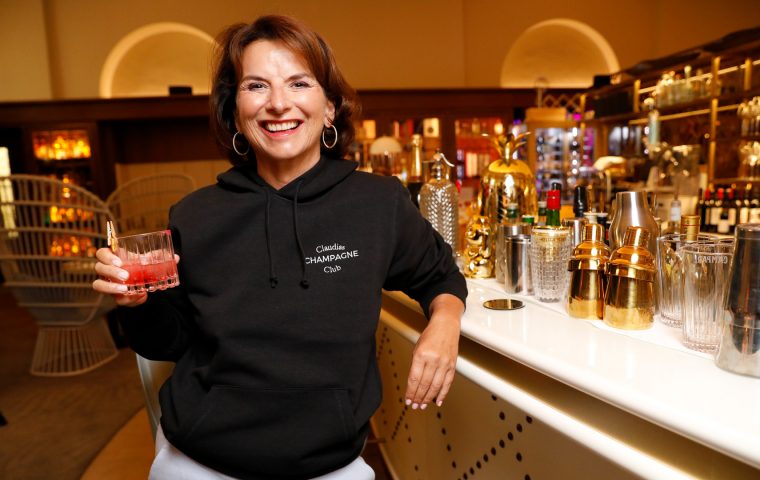 Claudia Obert: „Das Wichtigste ist ein volles Glas, Sex und ein dickes Konto“