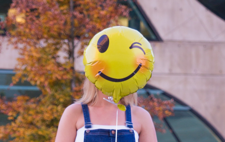 Zehn Sätze, die zeigen: Der Zwinker-Smiley ist der Soziopath unter den Emojis