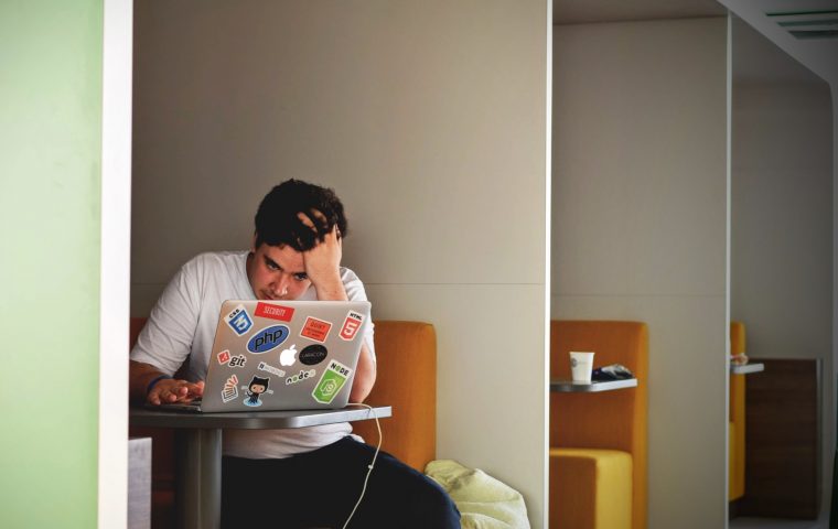 Studie zeigt: Klick- und Tippverhalten lässt auf dein Stresslevel schließen