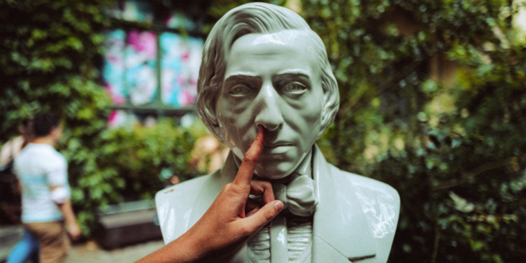 Statuen sind die besten Foto-Buddys: 10 Menschen, die das beweisen