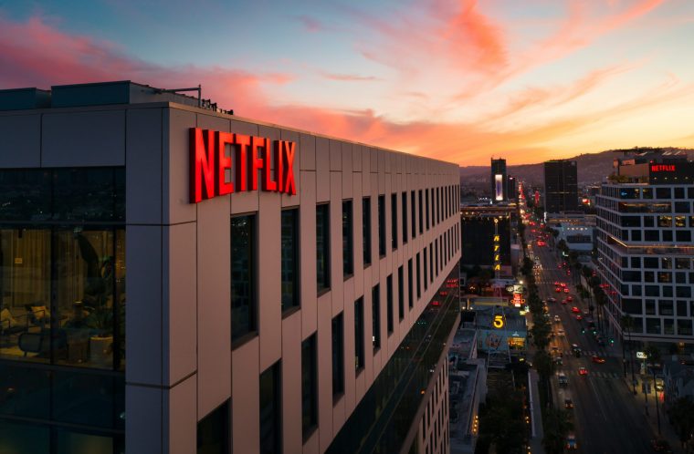 Einsatz von KI: Hollywood streikt, Netflix stellt ein