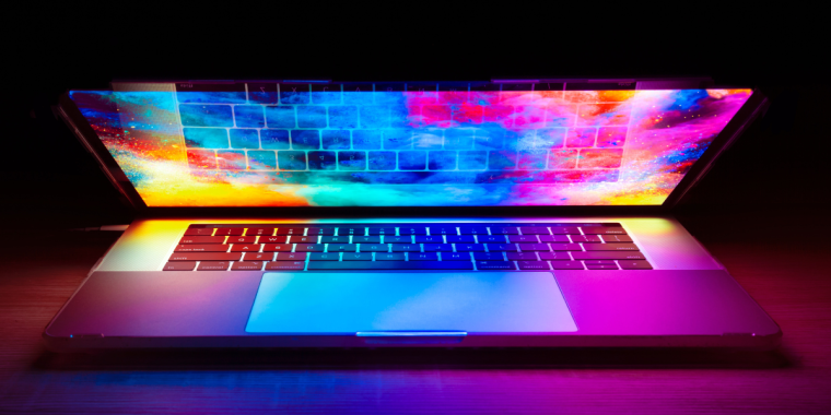 FAQ zum Arbeitsrecht: Hafte ich, wenn ich im Job auf einen Phishing-Link klicke?