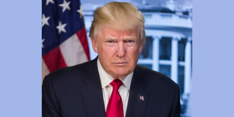 Behörden veröffentlichen Mugshot von Trump – sein Team macht Shirts draus