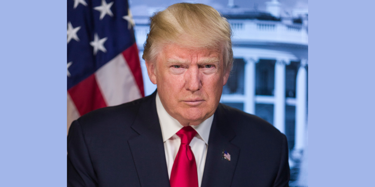 Behörden veröffentlichen Mugshot von Trump – sein Team macht Shirts draus