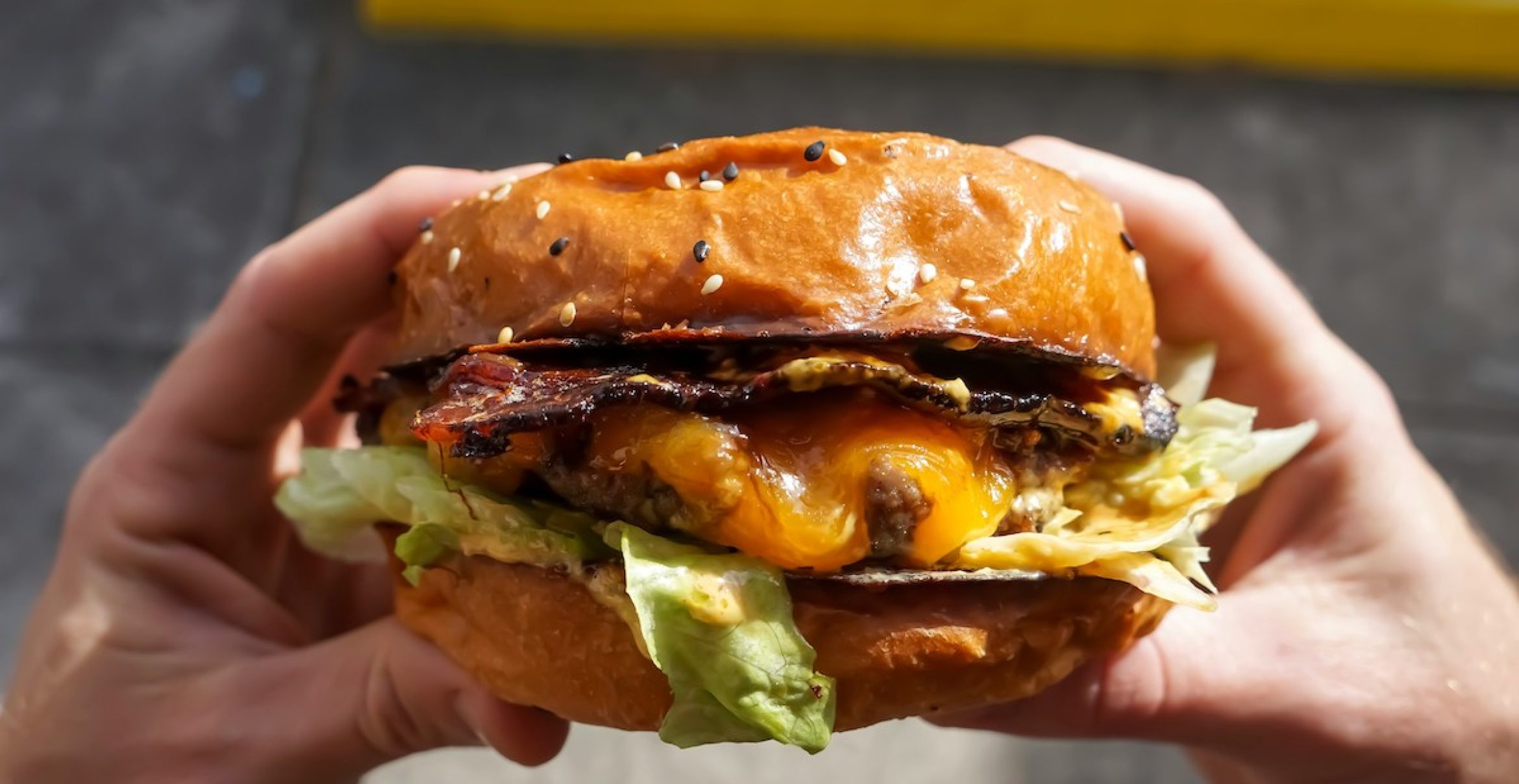 Niederländische Gemeinden beschließen Werbeverbot für Fleisch