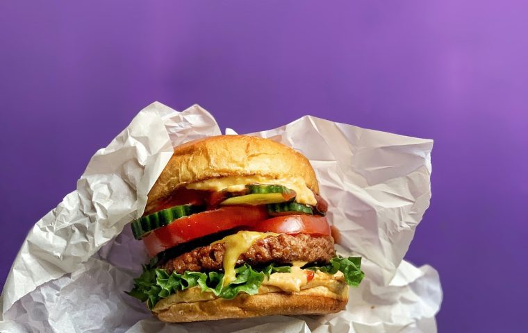Studie zeigt: Warnhinweise auf Fleisch könnten Konsum senken