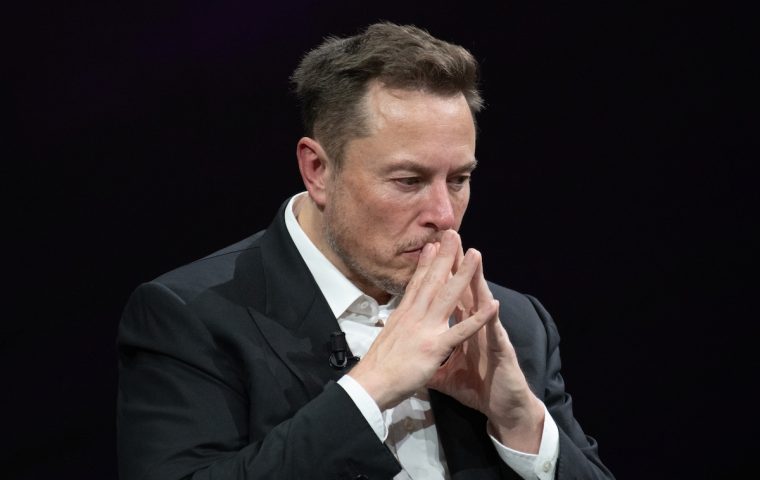 Elon Musk ist sauer auf Paris Hilton und Disney