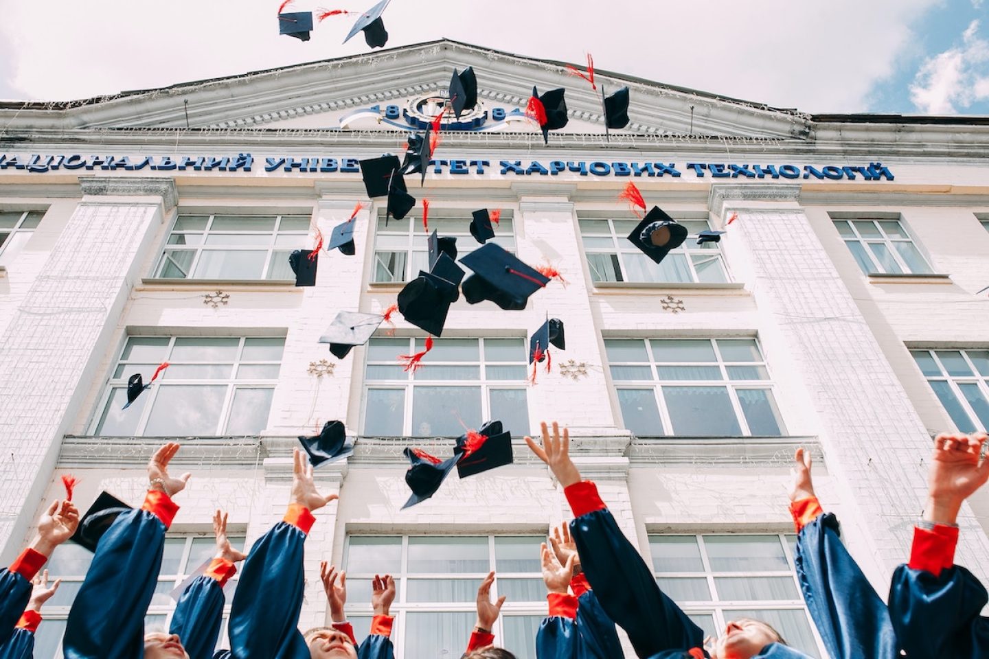 Prager Uni verabschiedet sich von Bachelorarbeiten