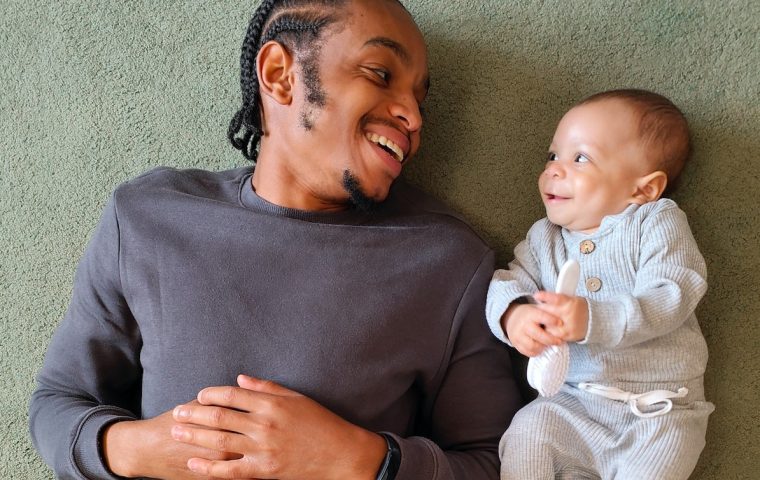 Vater werden ist nicht schwer, Vater sein schon eher: FDP blockiert Familienstartzeit