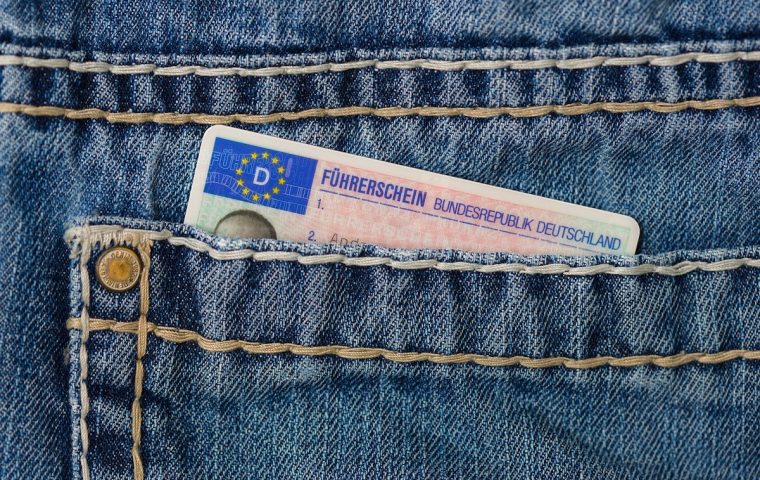 Höchste Durchfallquote in Fahrprüfungen 2023: Kann die junge Generation einfach nicht Auto fahren?