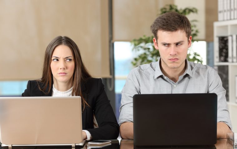 Gefangen im “Paula-Prinzip”: Warum Frauen oft hinter ihren Qualifikationen zurückbleiben