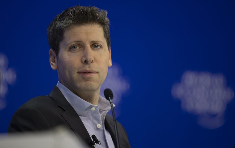 Sam Altmans Masterplan: Er will mit OpenAI DIESE Branchen verändern