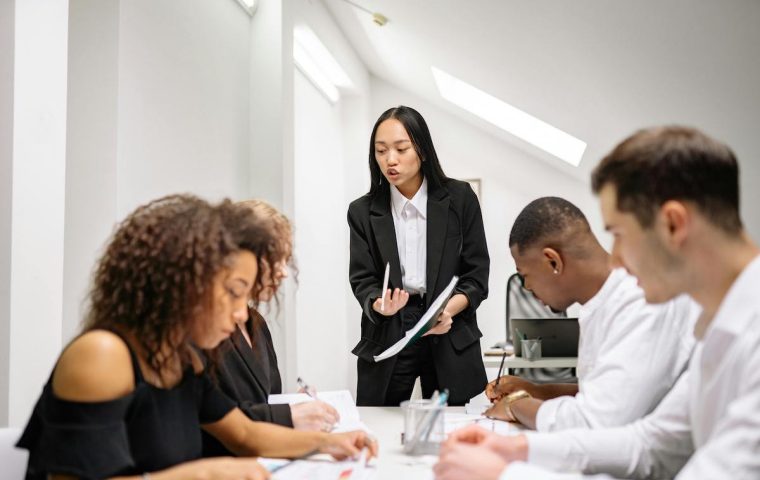 Der heimtückische Störenfried – 3 Tipps für Führungskräfte, um Mikroaggressionen im Team zu verhindern