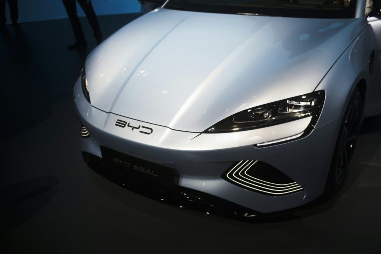 Lady Knallhart: Der chinesische Multi BYD stößt im Heimatland des Automobils auf ungeahnte Schwierigkeiten.