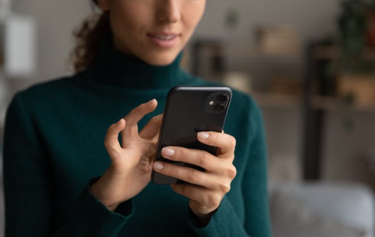 Neue Studie: Deutsche 69 Stunden pro Woche online