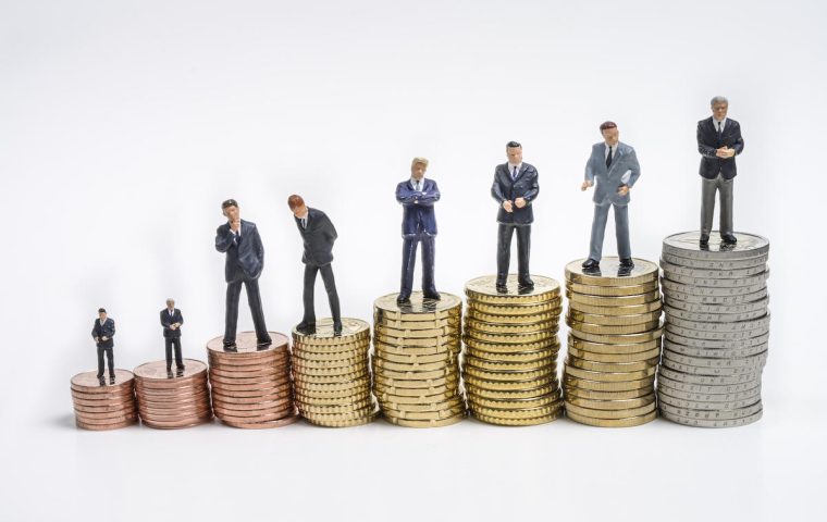 Reichtum in Deutschland: Ab diesem Gehalt zählt man zu den Top-Verdienern!