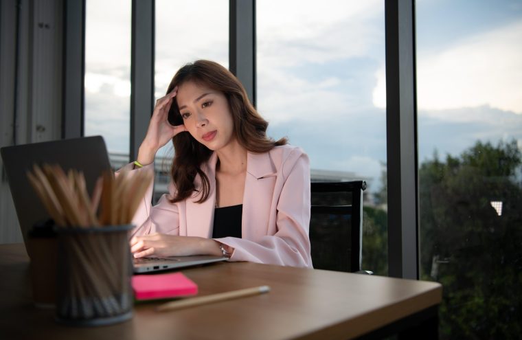 Frauen und Büro-Präsenzpflicht: Welche Veränderungen sie mit sich bringt