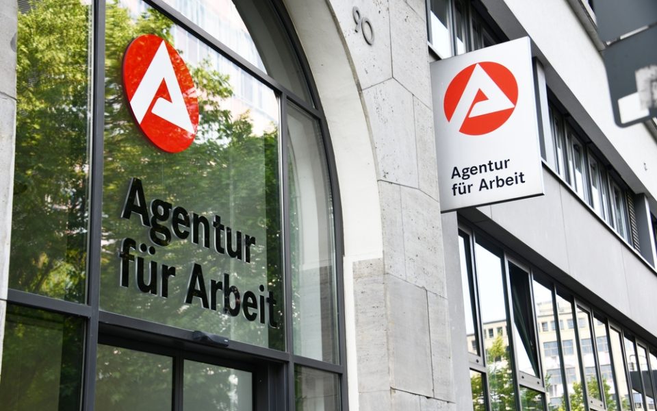 Schwache Konjunktur: Droht Deutschland eine Welle der Arbeitslosigkeit?