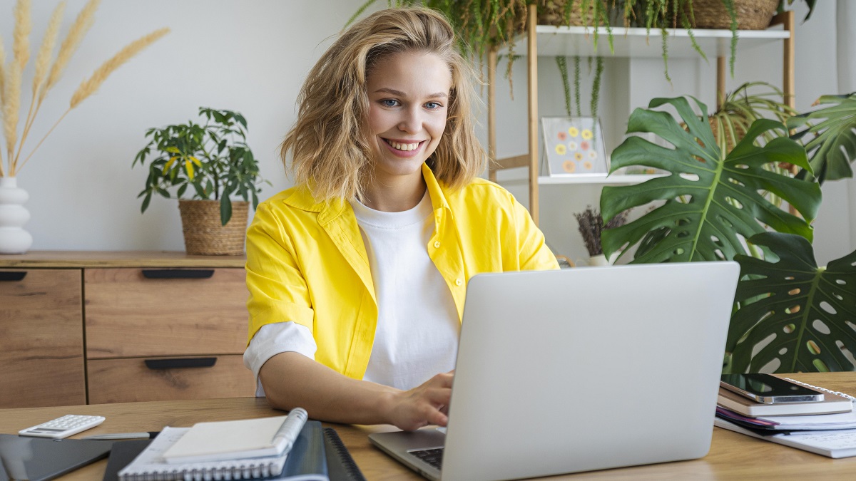 Nebenjob gesucht? Diese 3 Minijobs kannst du im Homeoffice machen