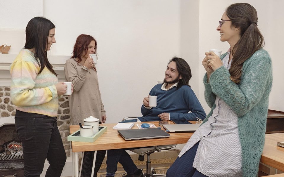 Kaffee Trinken im Büro