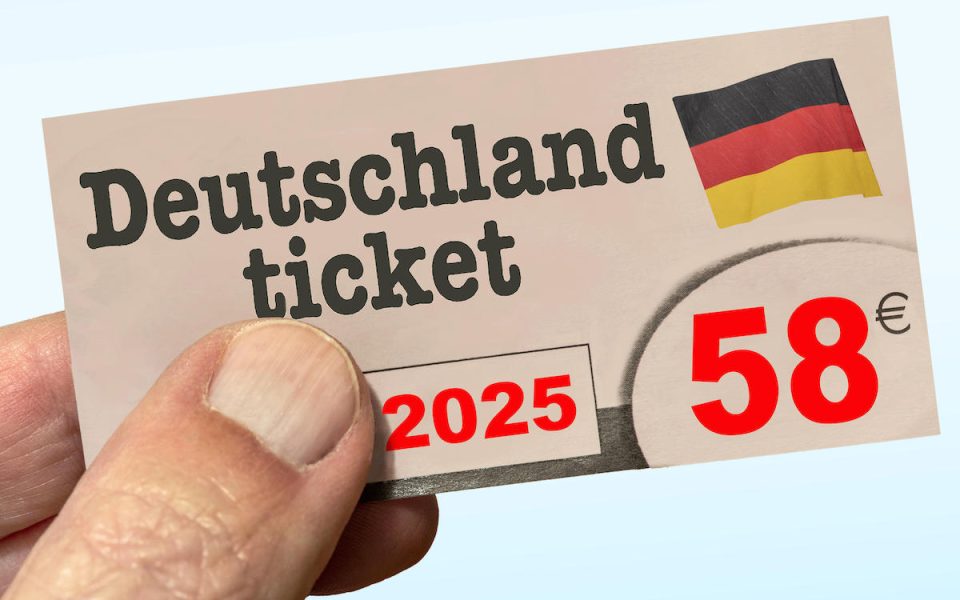 Deutschlandticket: Preis steigt auf 58 Euro – Droht jetzt das Kunden-Aus?