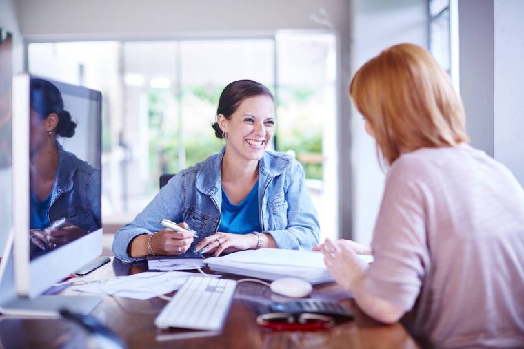76 % der Frauen wollen 2024 den Job wechseln – So klappt’s!