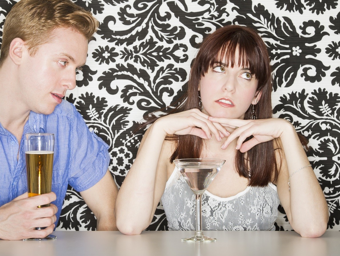バーで人生最愛の人に会いませんか？この場所では恋に落ちる可能性が高くなります