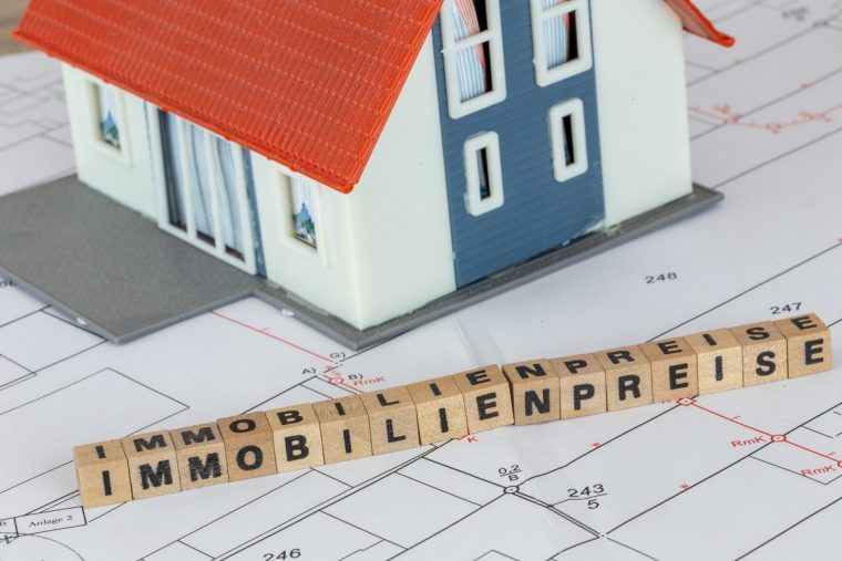 Immobilien: „Toxischer Mix“ auf Bürokratie und Energiekosten vergiftet die Branche