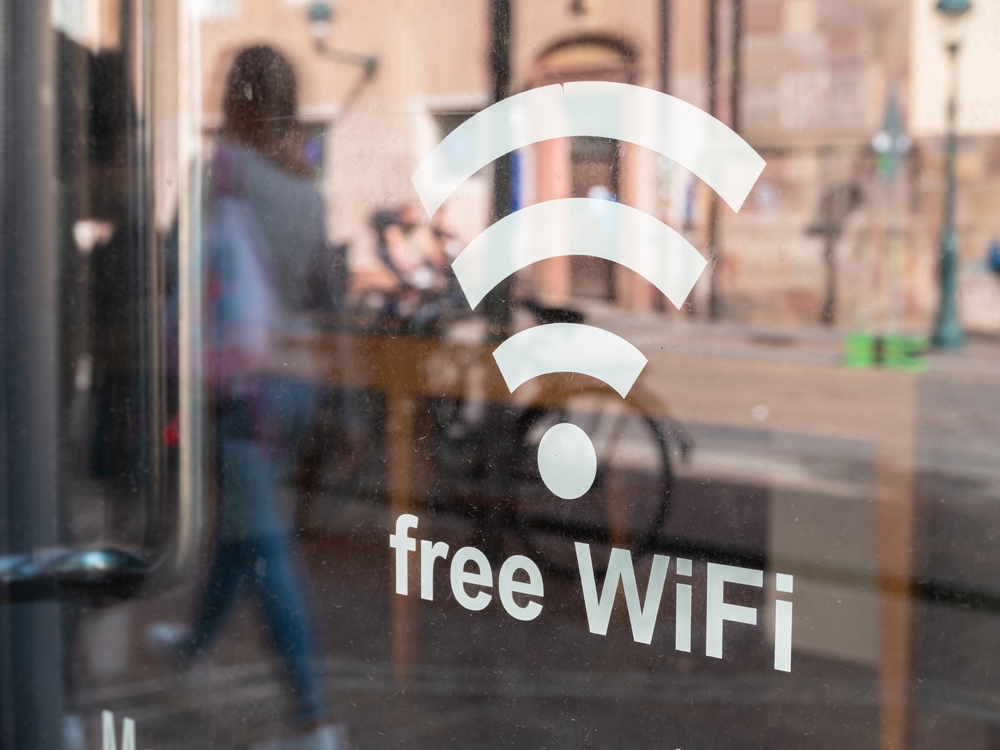 公衆WiFi：スマホの目に見えない危険！