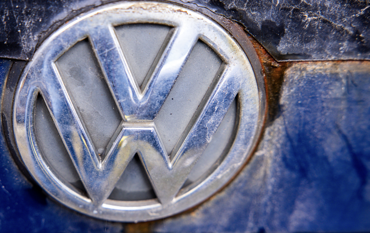 VW-Verkaufseinbruch: Sparmaßnahmen und Absatzkrise im Duett