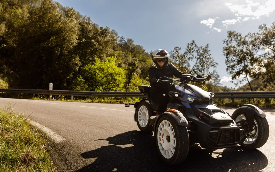 CAN-AM CANYON: Weihnachtswunsch mit Drei Rädern – Ein Roadtrip-Abendteuer für den Frühling