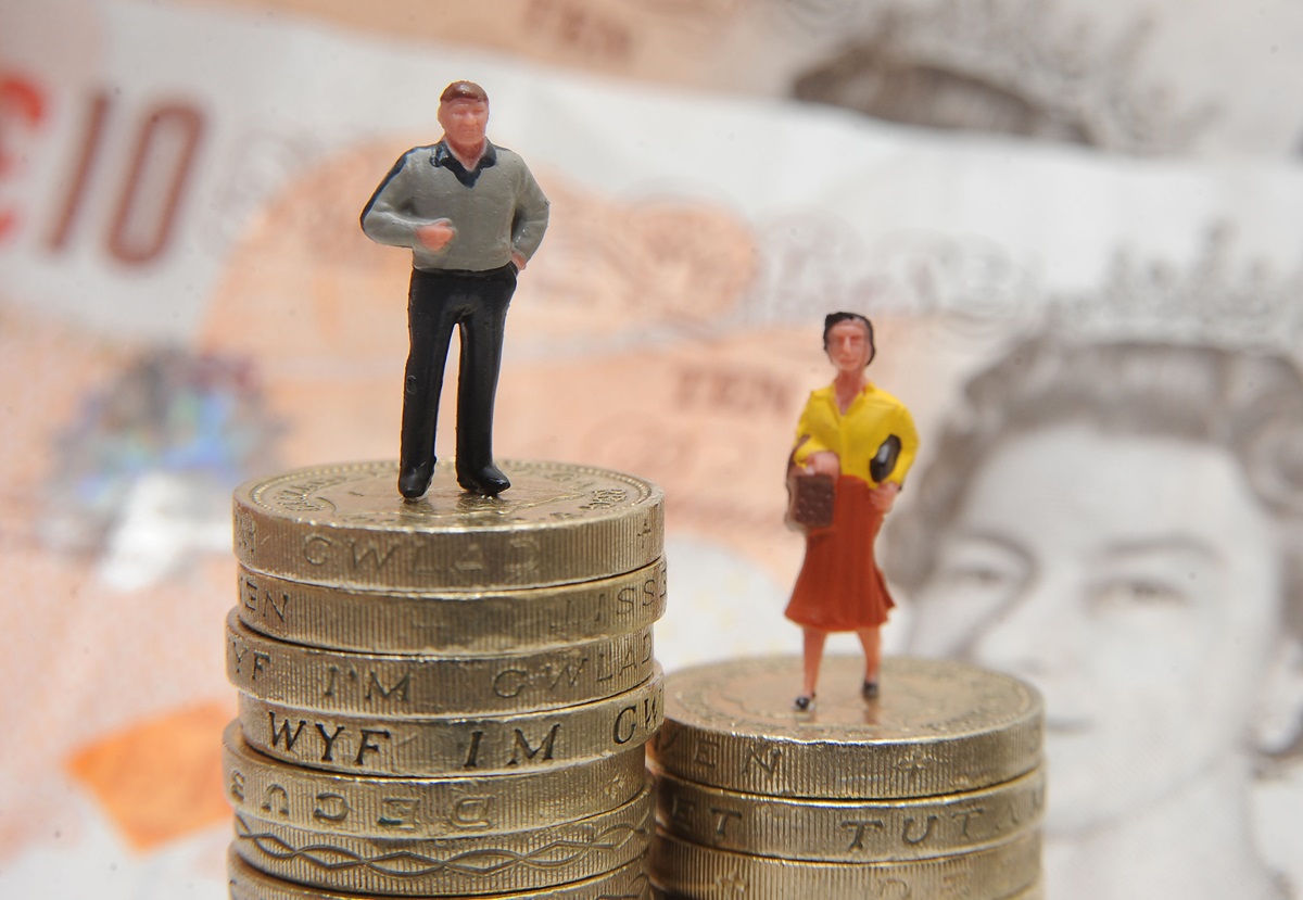 2024 年世界貯蓄デー: 女性と年金格差 – なぜ女性は男性より多く貯蓄しなければならないのか
