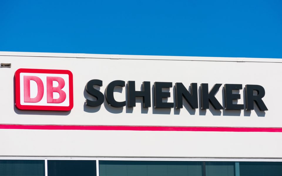 Die Zahl der Firmenverkäufe steigt rasant: In den allermeisten Fällen geht es um deutsche Unternehmen, die an ausländische Investoren wandern.