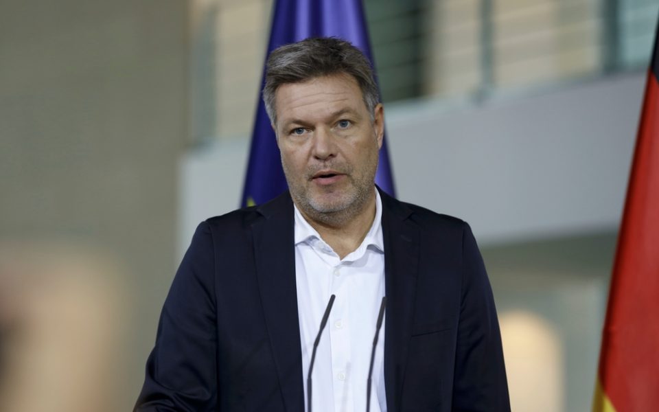 Wirtschaftsminister Robert Habeck teilt seine düsteren Wirtschaftsprognosen