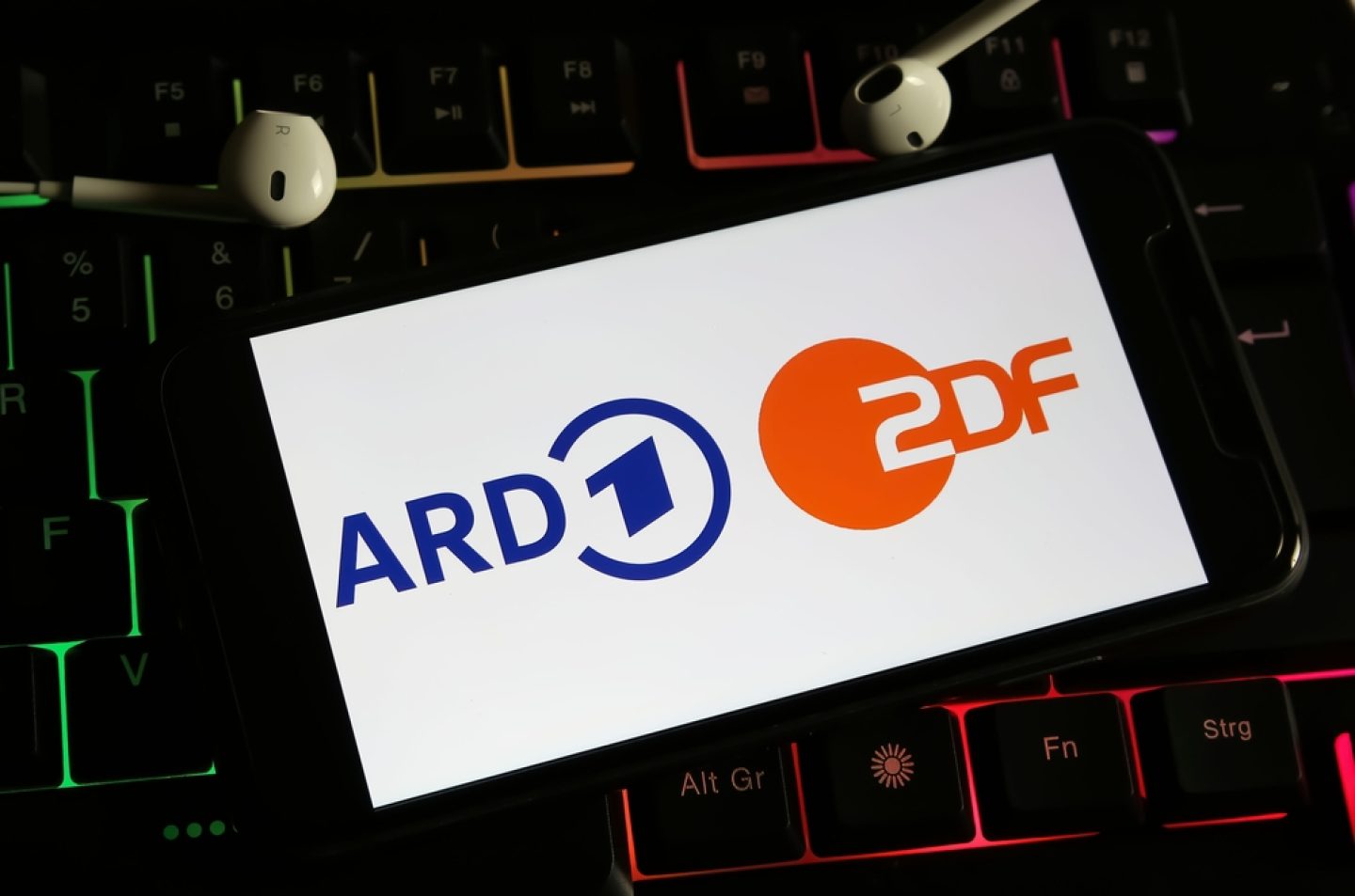 Vertrauen junger Deutscher in Glaubwürdigkeit von ARD und ZDF schwindet