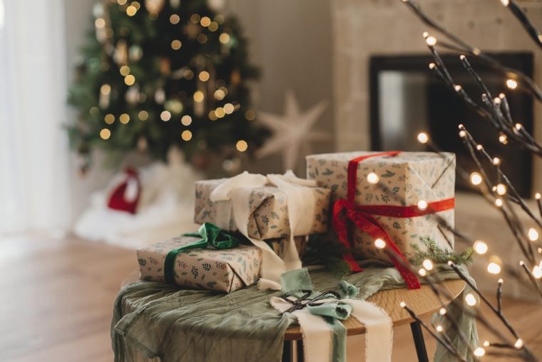 Beliebte Weihnachtsgeschenke: Deutsche setzen auf Erlebnisse statt Krawatten!