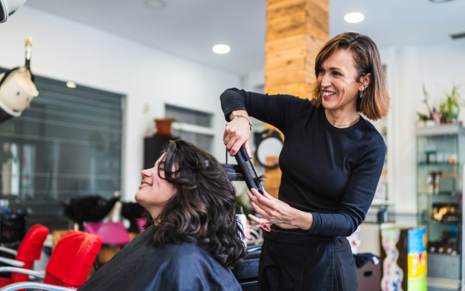 Eine Ausbildung zum Friseur wird nicht gut bezahlt