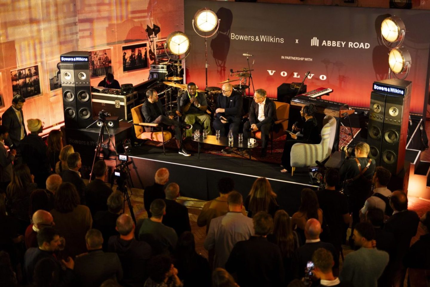 Wie packt man die Abbey Road Studios in einen Volvo? 