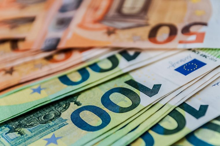 Berlin-Beamte kassieren bis zu 123.256 Euro nach