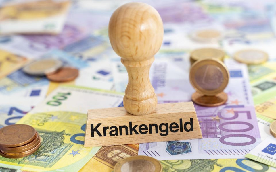 Krankengeld treibt Steuersatz hoch – 410-Euro-Falle kassiert ab