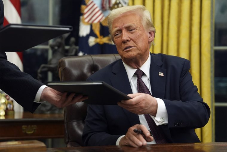 Trumps 7-Millionen-Wette: Er kaufte Apple-Aktien vor China-Reise