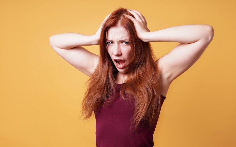 Junge Frau verzweifelt